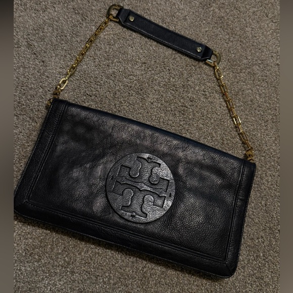 Tory Burch Vintabe Suki Reva Clutch with Gold Chain - Picture 2 of 9